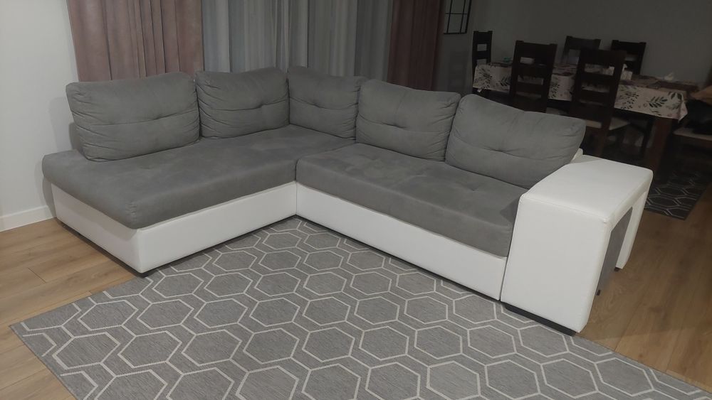 Kanapa narożna z funkcją spania