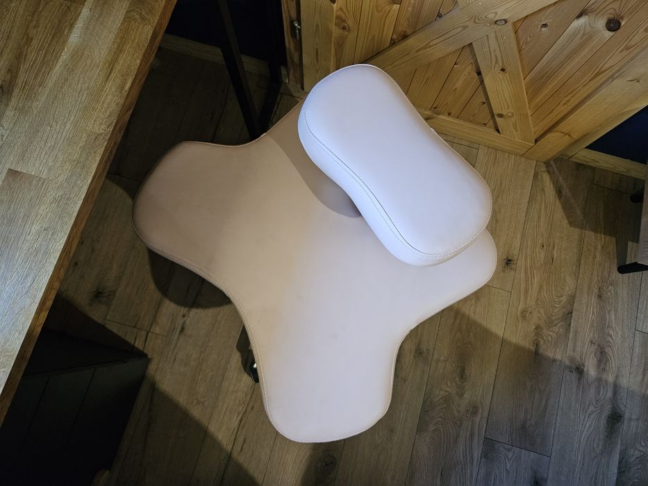 Krzesło biurowe do aktywnego siedzenia – eko skóra, ergonomiczne