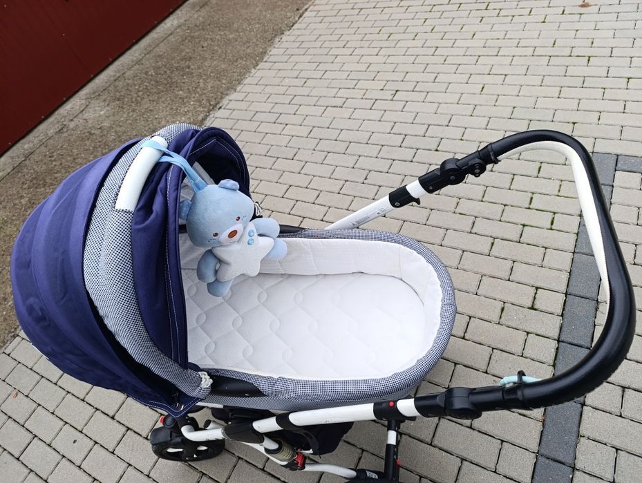 Wózek z gondolą i spacerówką