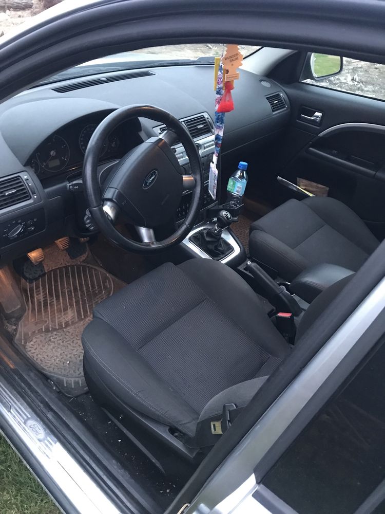 Ford Mondeo mk3 titanium 2,2 Tdci