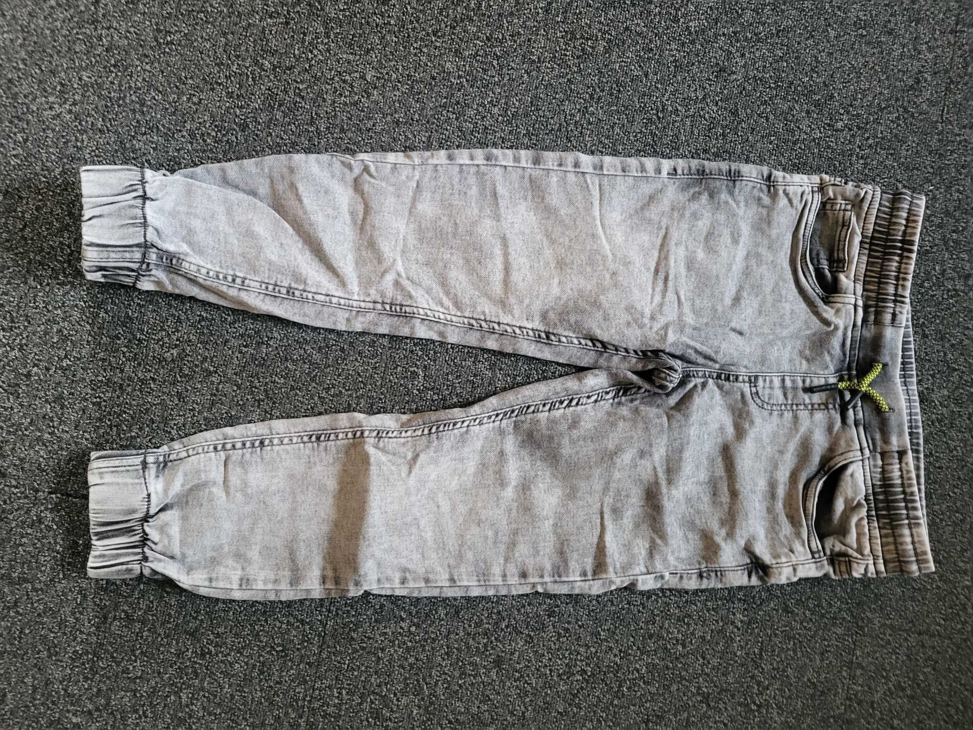 Spodnie chłopięce jeansowe r 140