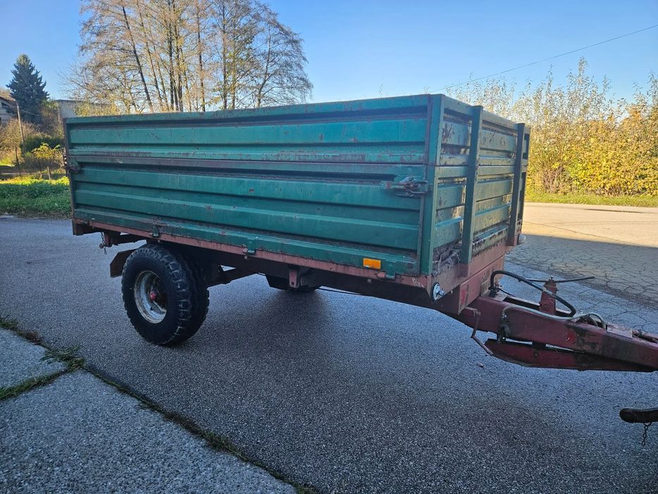 T-040  Przyczepa ciężarowa rolnicza POL-MOT Warfama z trójstronnym wywrotem