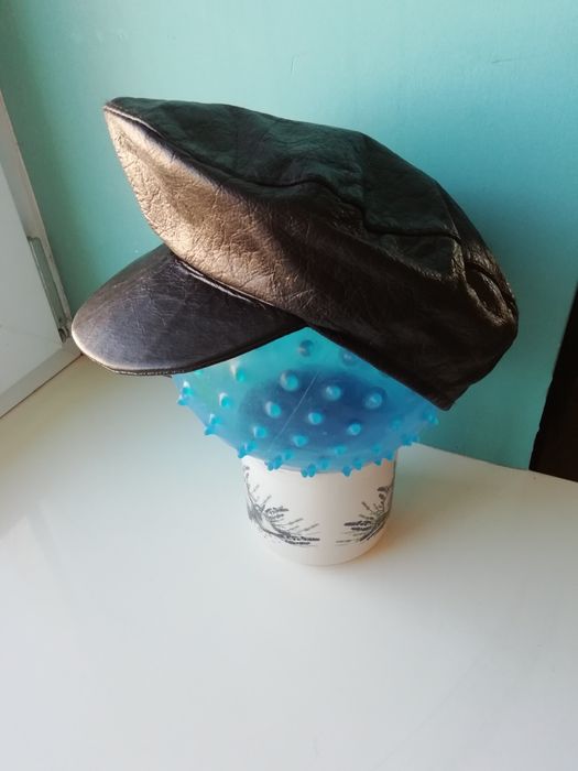 Kaszkiet, beret, czapka na jesień, zime, skóra naturalna. Markowa,, z