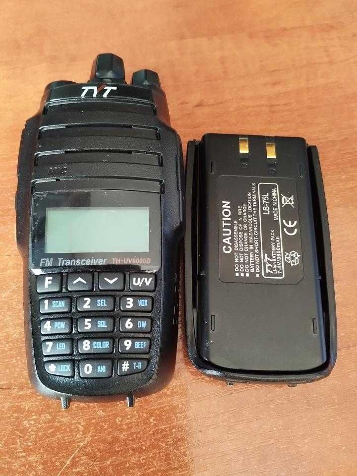 Переносная радиостанция TH-UV8000D