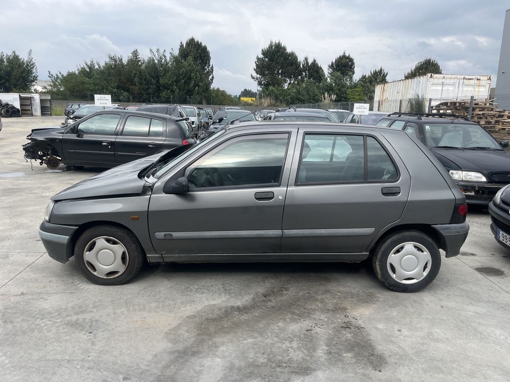 Renault Clio 1 para peças