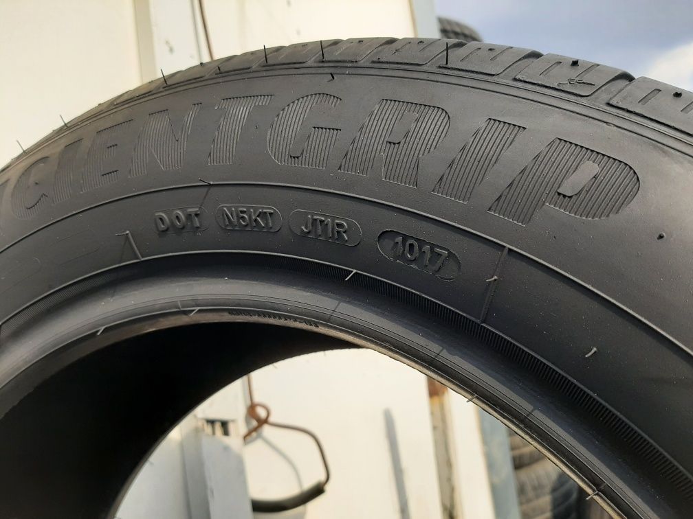 215/60 R17 98 H Goodyear