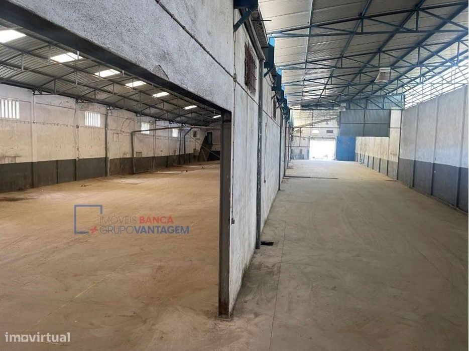 Armazém para venda nos Amiais de Baixo, Santarém