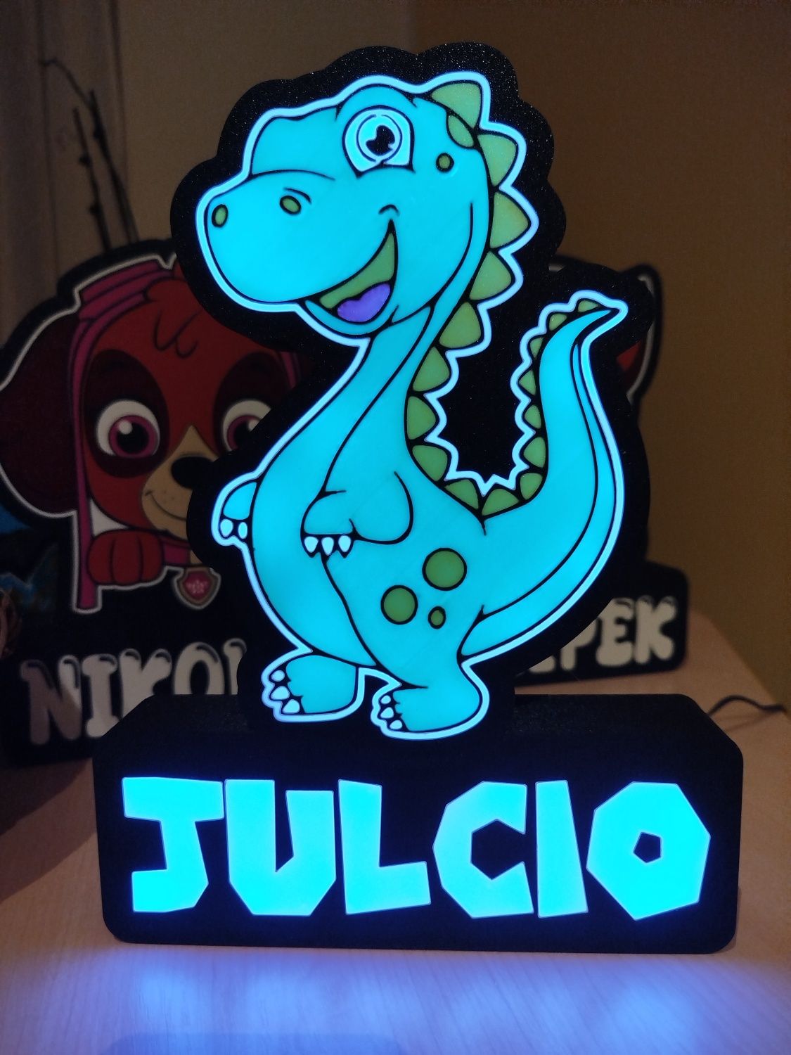 Lampa nocna kolor LED z pilotem - Dino - nadaj własne imię!