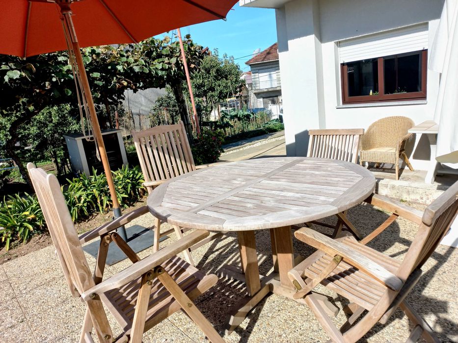 Mesa em madeira de jardim