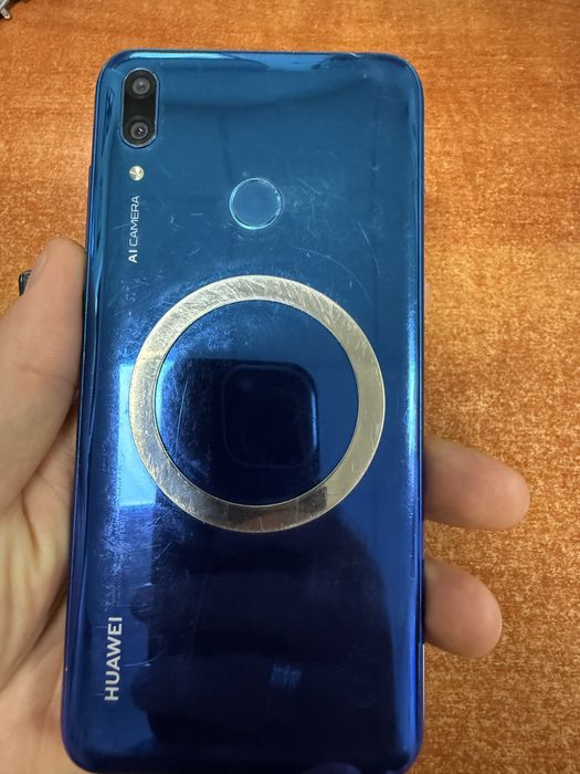 Телефон Huawei Y7 3/32