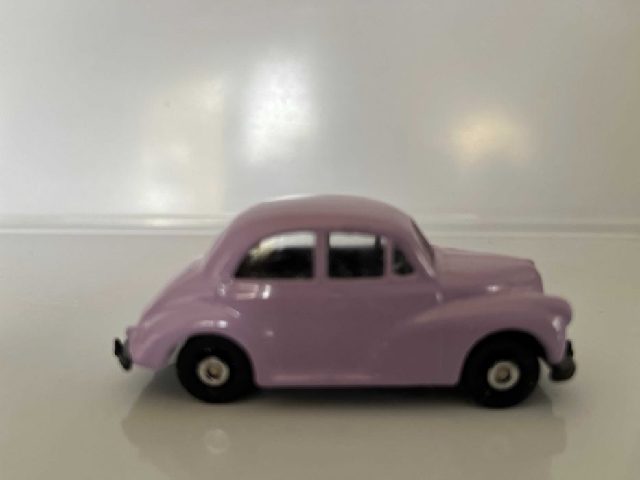 Corgi - Morris Minor - Fina - rosa - como NOVO - Esc.1/46