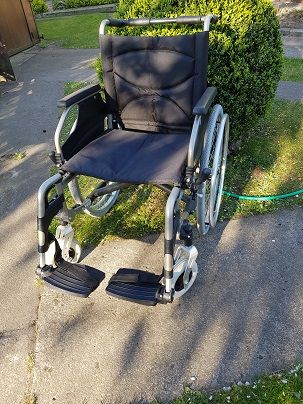 Wózek inwalidzki aluminiowy V200 marki VERMEIREN