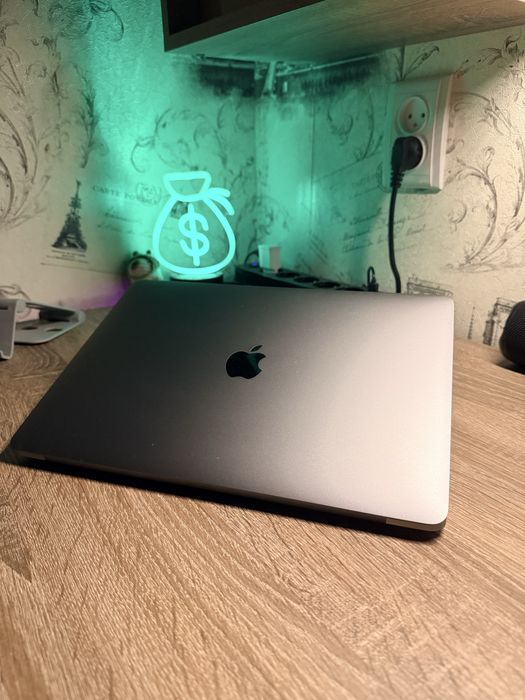 MacBook Pro m1 2020 8/256gb