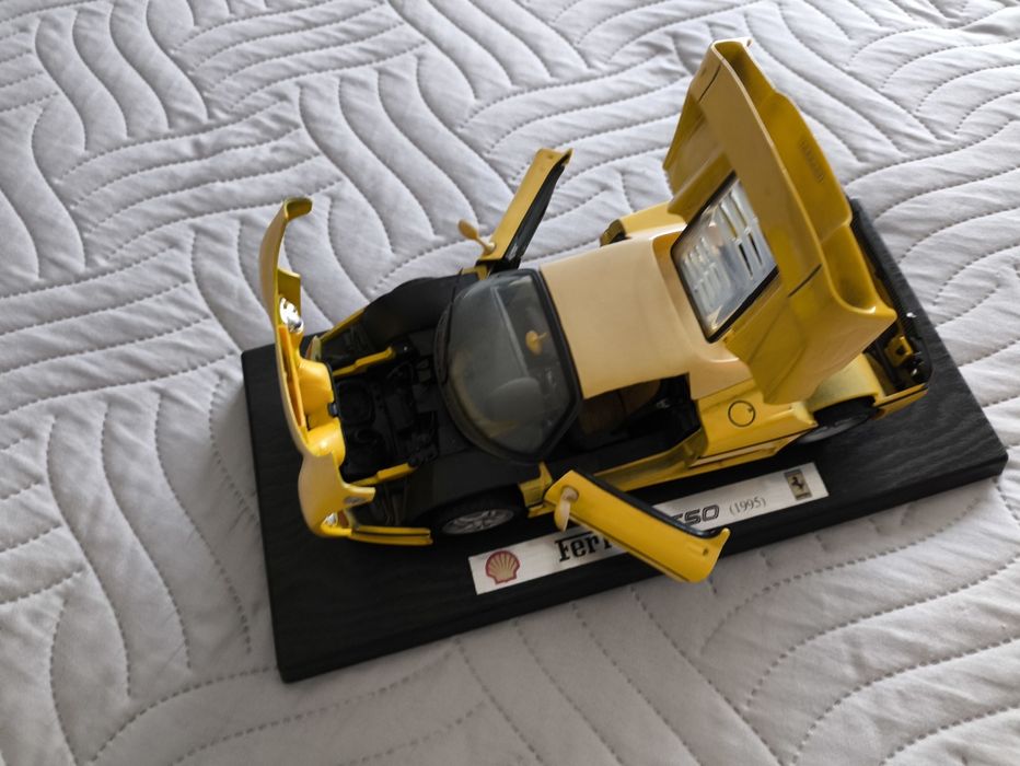 F50 brinquedo com stand de exposição