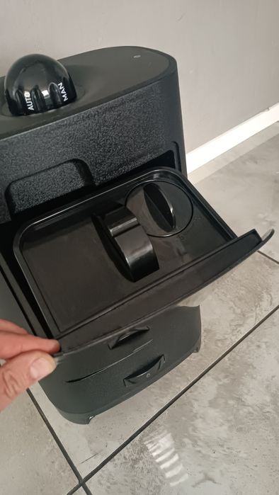 Odkurzacz fryzjerski bez workowy automatyczny