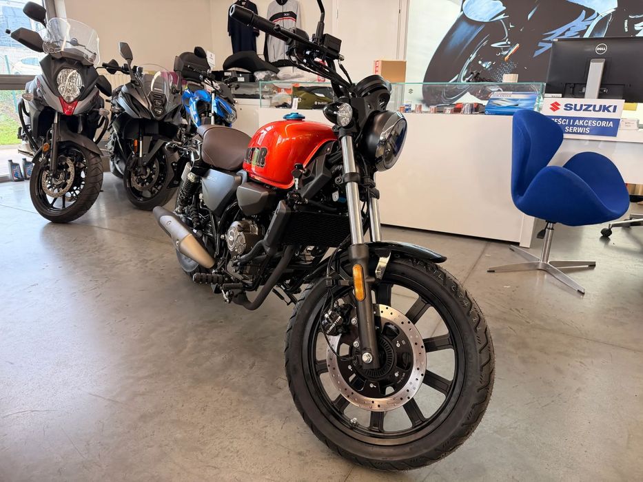 QJMOTOR SRV 125 motocykl QJ SRV 125 / salon MOTO-TRIP KRAKÓW