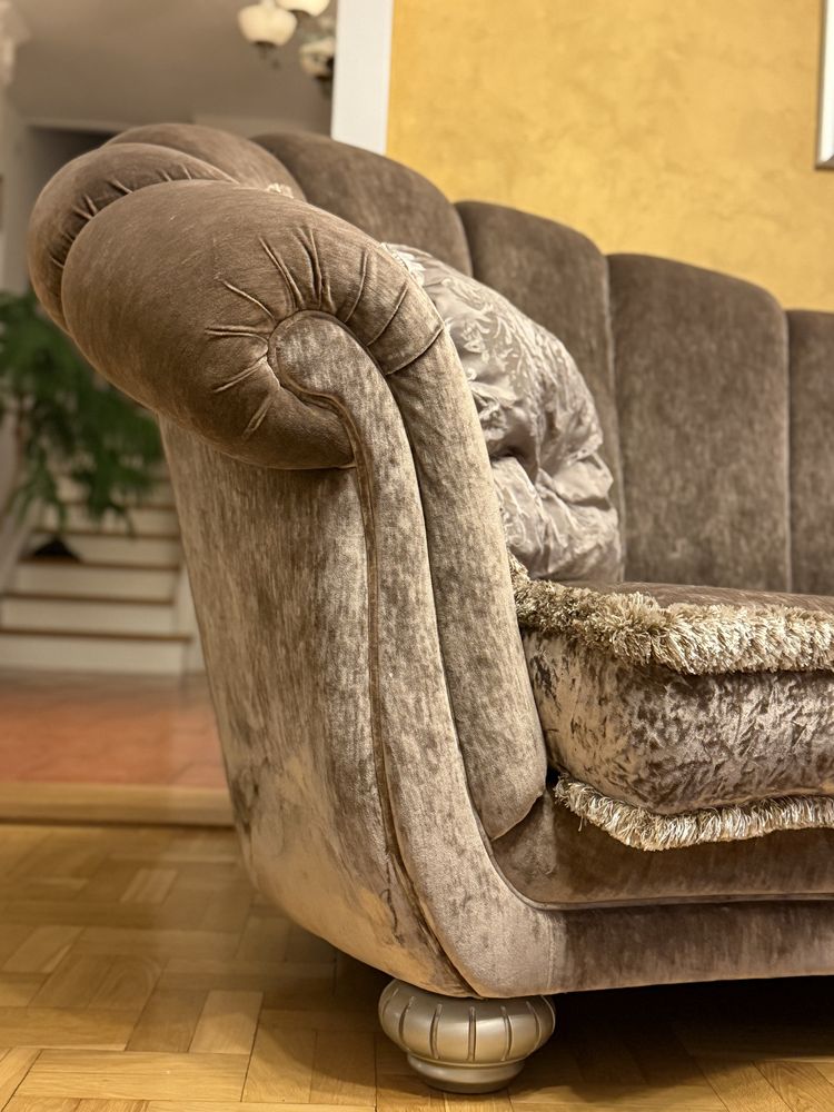 Włoska półokragla sofa