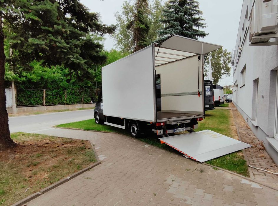 Wynajem busa Kontener 50C18/Winda/Dostawczy/8EP/paleciak Iveco Daily