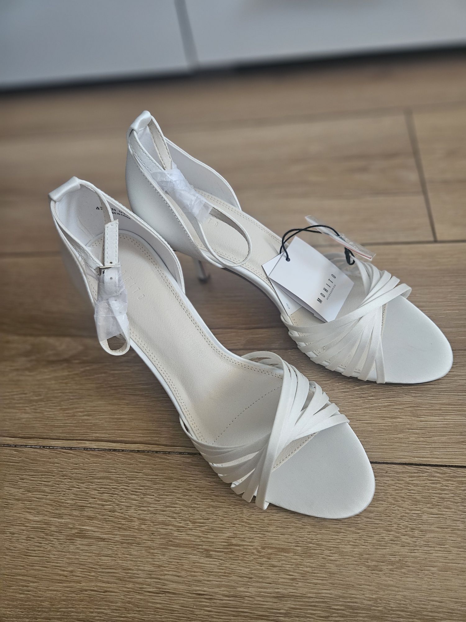 Piękne buty Mohito nowe 41
