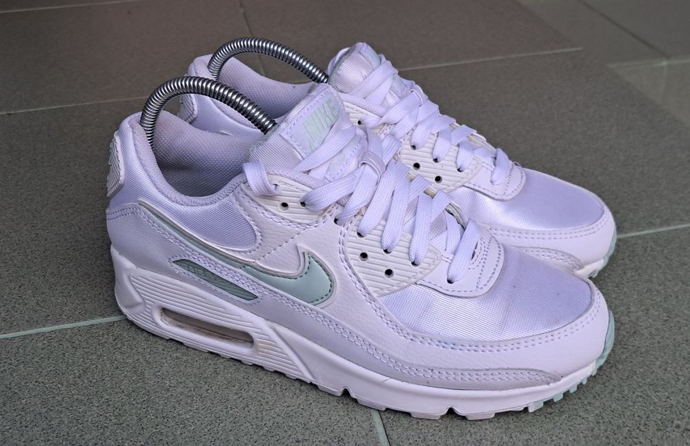 Продам оригінальні кросівки Nike Air Max