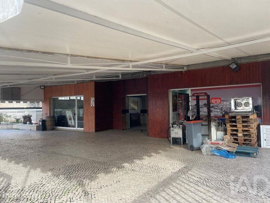 Loja / Estabelecimento Comercial em Coimbra (Sé Nova, Santa Cruz, Alme