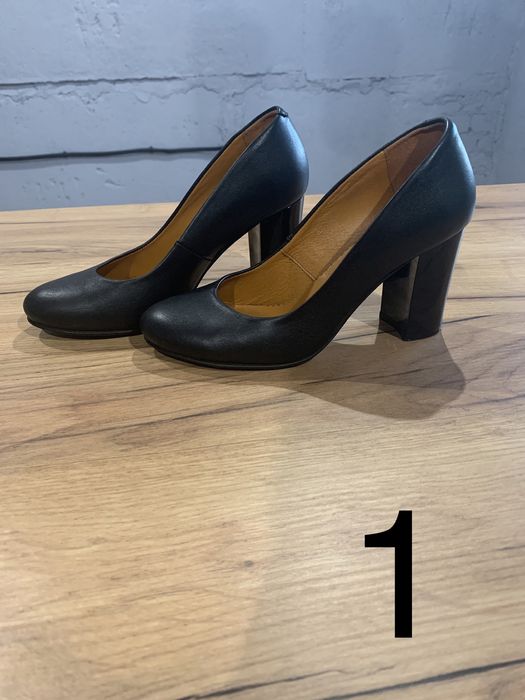 1. Туфли черные