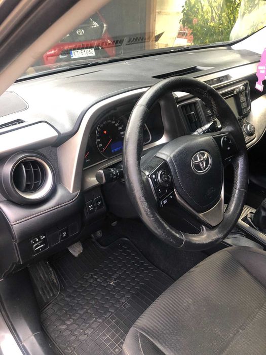 Sprzedam Toyotę RAV4
