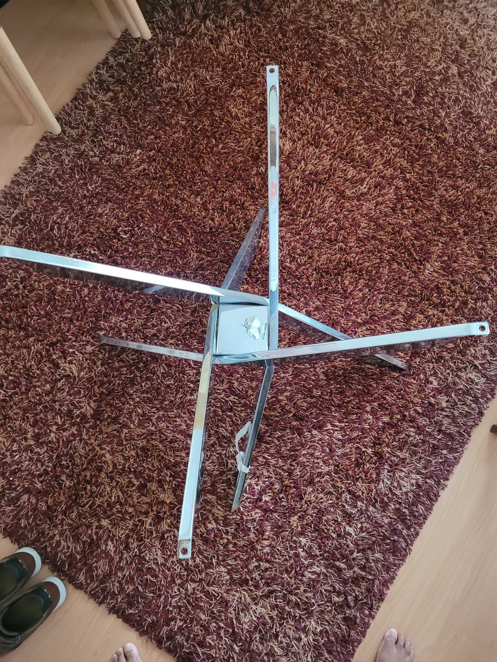Mesa de vidro redonda 120cm pés metal, cromado.