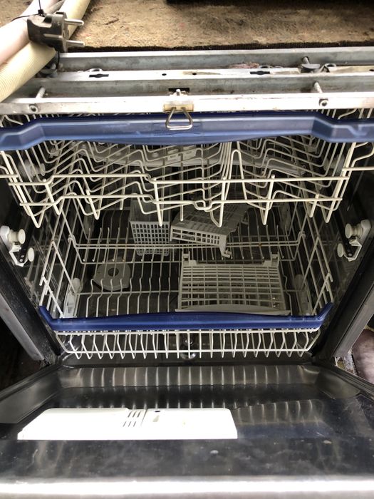 Посудомийна машина Ariston на запчастини.