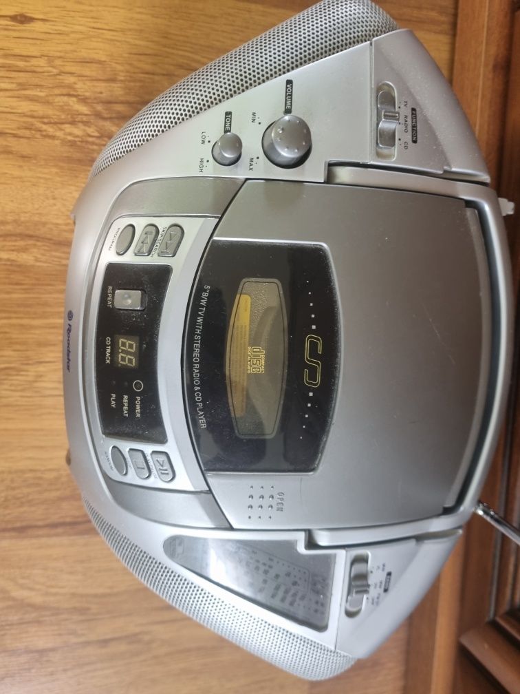 Roadstar mały telewizor radio CD 3 w 1