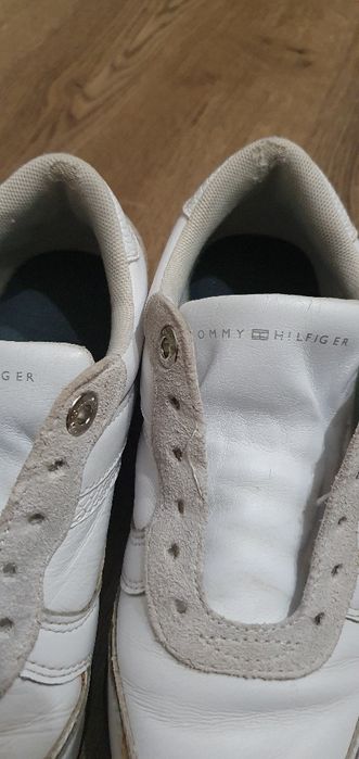 Віддам жіночі кросівки 36р.