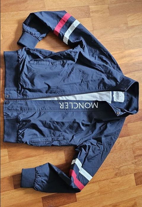 Kurtka przejściowa Moncler w rozm. L