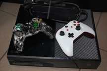 Konsola XBOX One + 2x Pad + Okablowanie