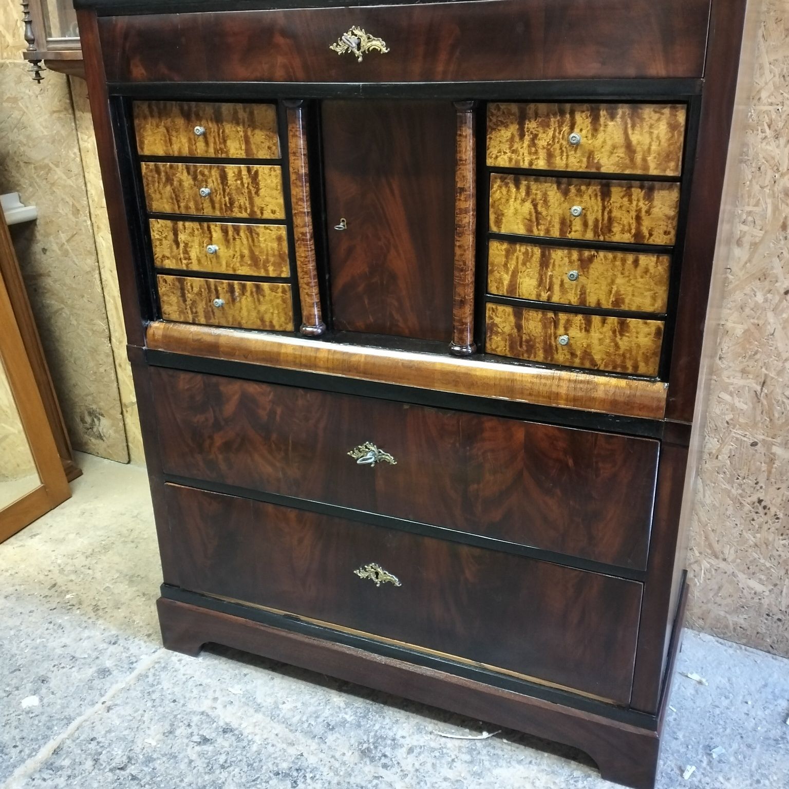 Bardzo stary sekretarzyk biedermeier