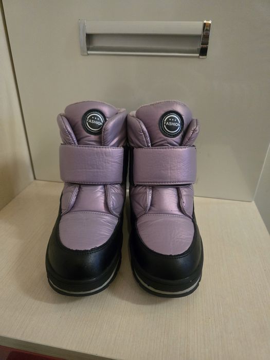 Чобітки, чоботи, дутики, сапожки