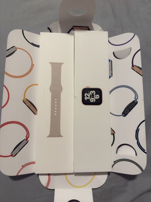 Apple Watch SE 44mm Gold- Novo e Selado (GPS)