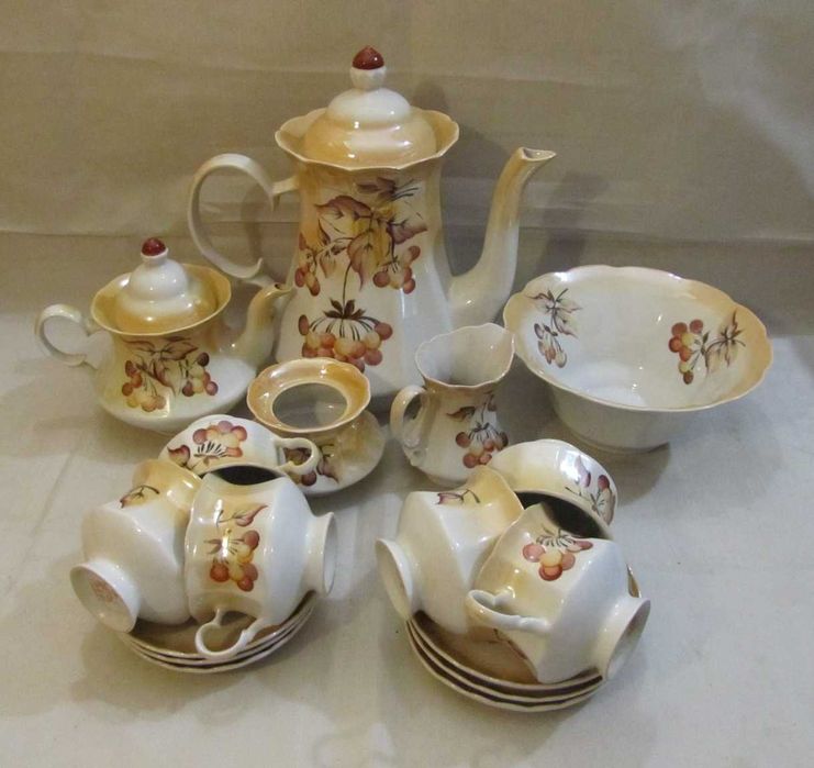 Старий чайний сервіз.