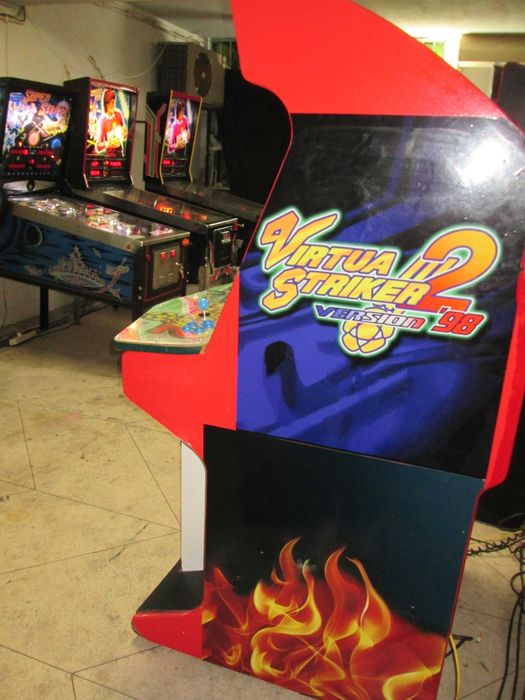 Maquina com jogo de futebol ano 1998 como nova original