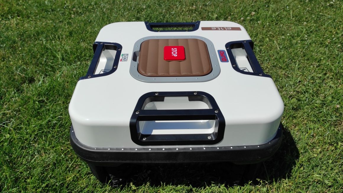 Kosiarka Automatyczna Ambrogio QUAD 4x4  do 3500m2 robot koszący
