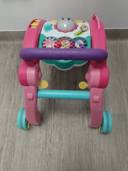 Sprzedam interaktywny balkonik dla dziecka do chodzenia.