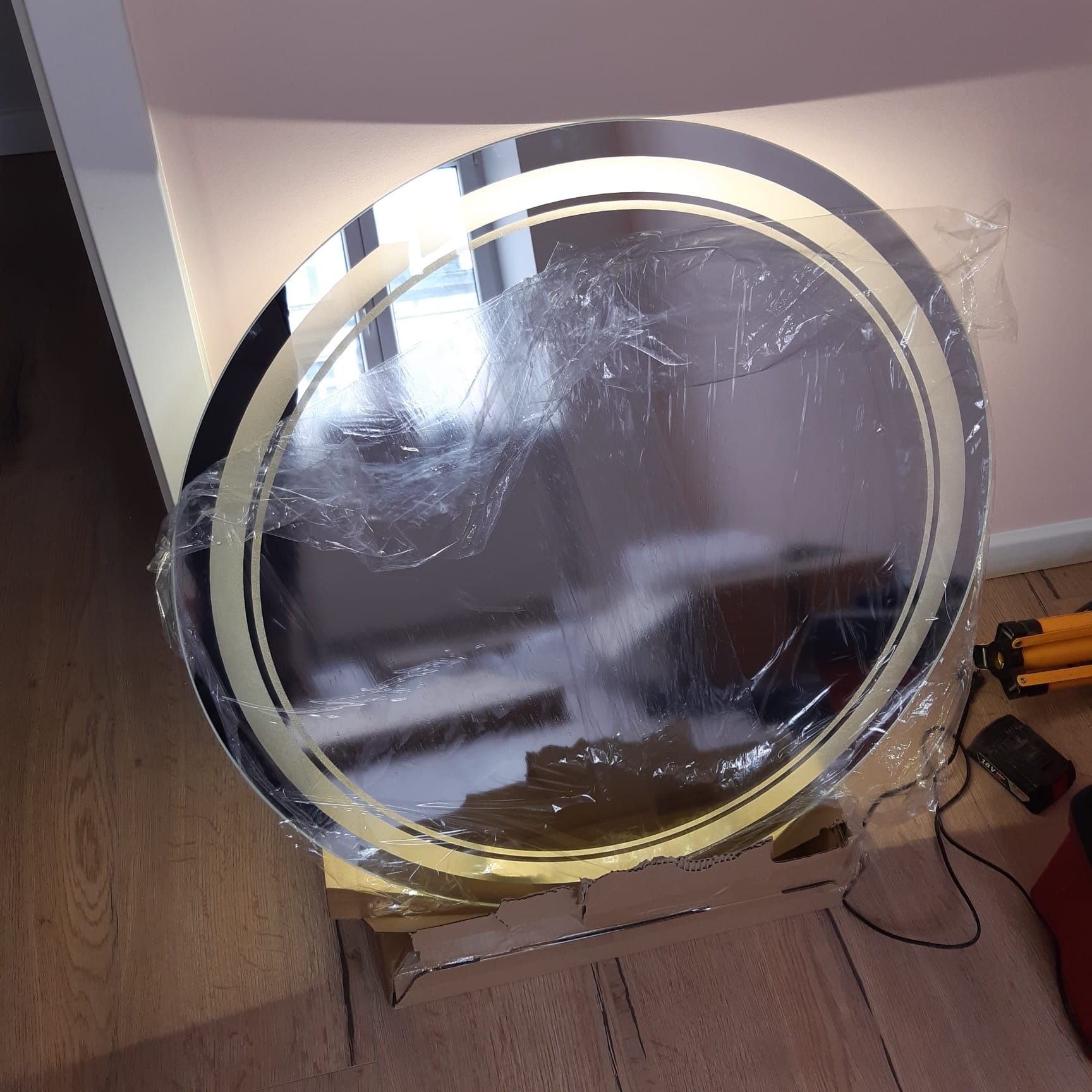 Lustro ścienne okrągłe 80 cm z podświetleniem LED