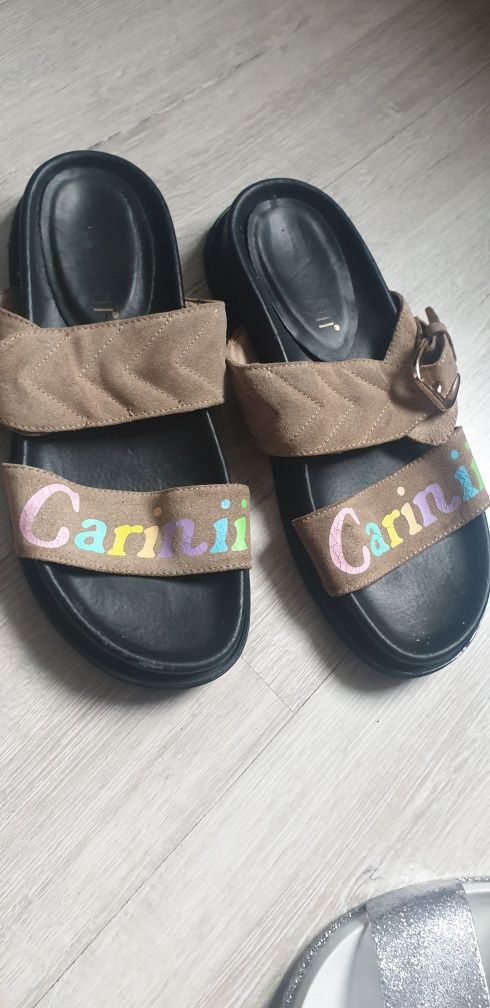 Sprzedam klapki Carinii rozmiar 39