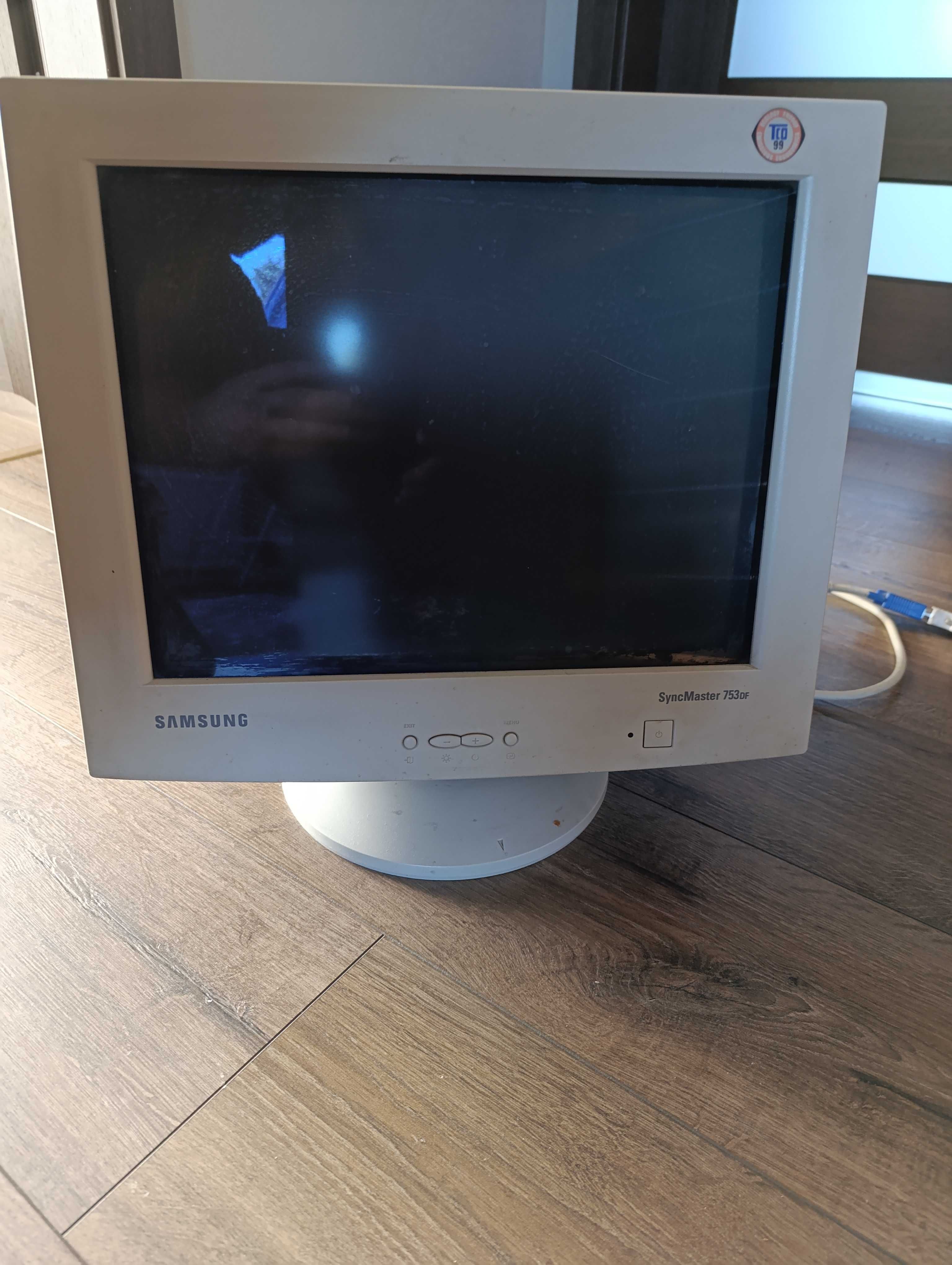 Monitor kineskopowy retro Samsung SyncMaster 753DF - 17 cali -SPRZEDAM