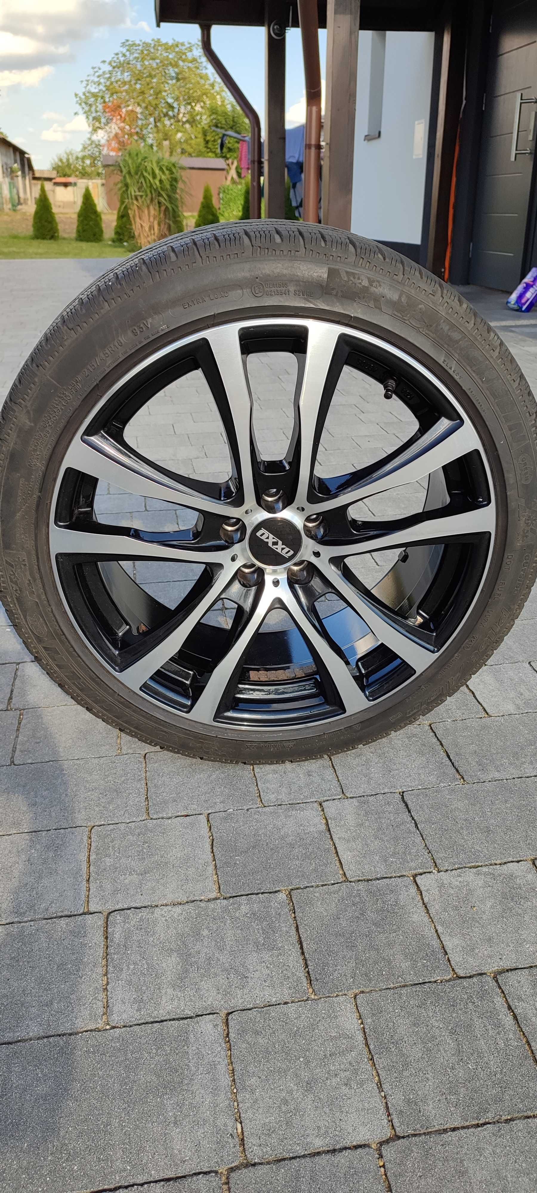 Alufelgi 5×100 R18 z oponami zimowymi.
