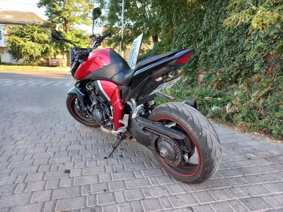 Продам мотоцикл Honda CB1000R ABS 2014