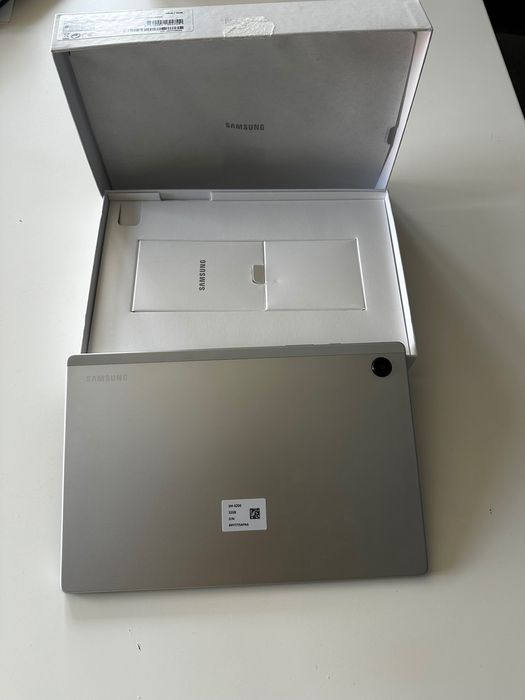 Tablet Samsung SM-X200 10,5" 3 GB / 32 GB srebny