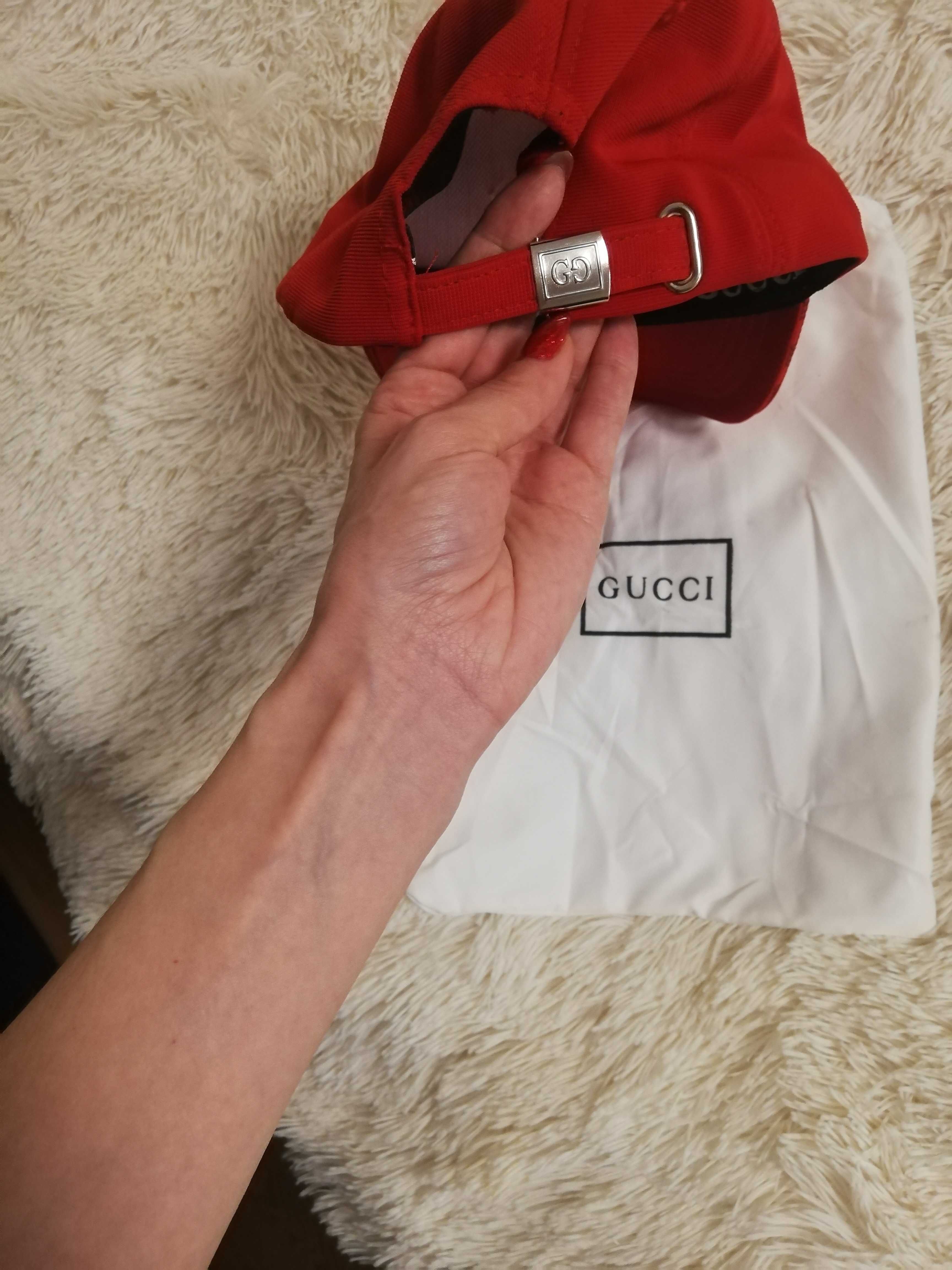 czapka Gucci czerwona czapka z daszkiem Gucci