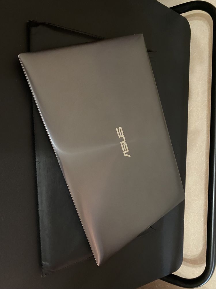 Продам ноутбук Zenbook ASUS AU31A i7 SSD 256
