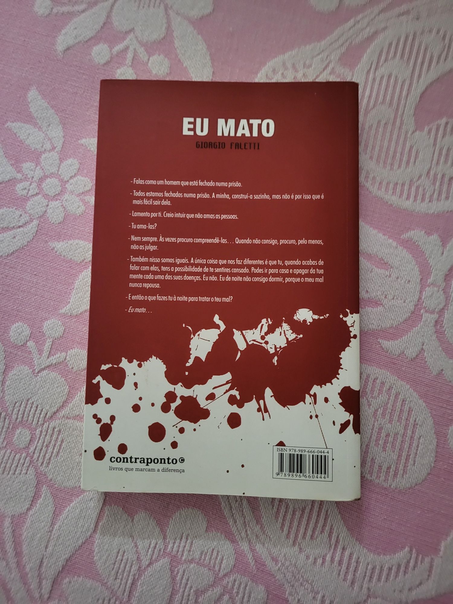 Livro  "Eu mato"