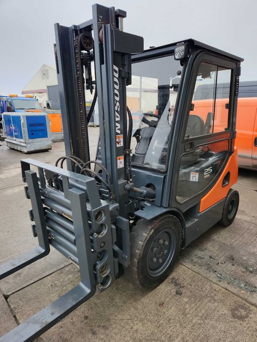 Wózek widłowy Doossan D25 S5  z obrotnicą - 2017 r -3000 mth